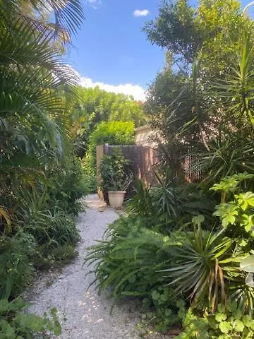 ***  Tallow Beach Motel (Adults Only) Byron Bay Australia